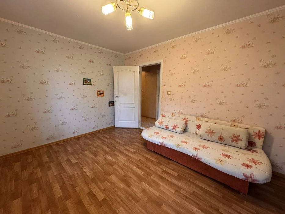 Продаж 2 кім. 70 кв.м. Троєщина