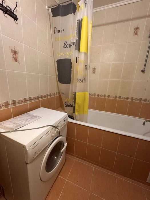Продаж 2 кім. 70 кв.м. Троєщина