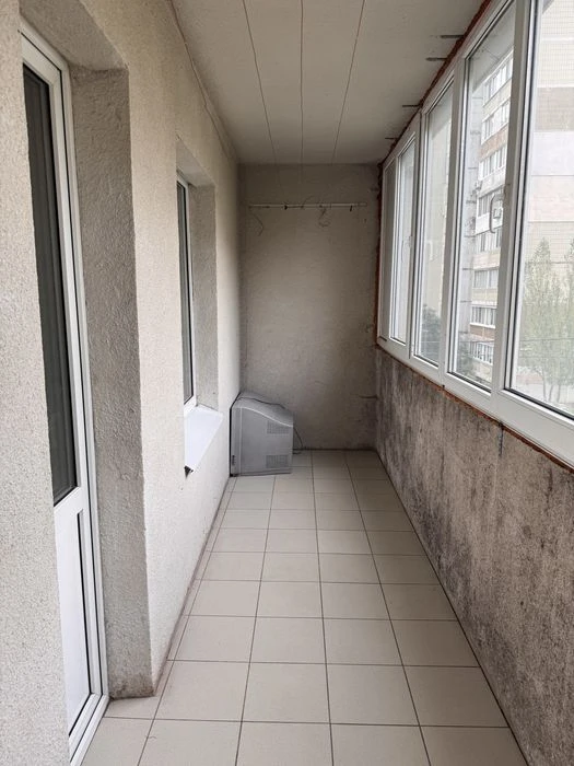 Продаж 2 кім. 70 кв.м. Троєщина