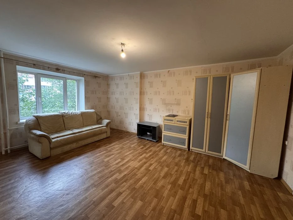 Продаж 2 кім. 70 кв.м. Троєщина