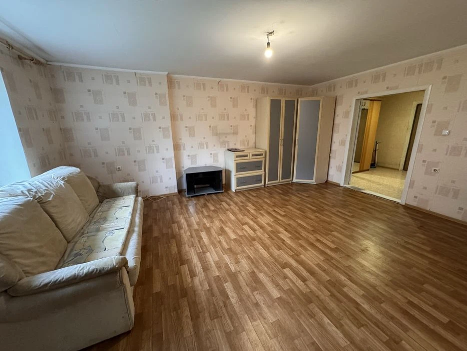 Продаж 2 кім. 70 кв.м. Троєщина
