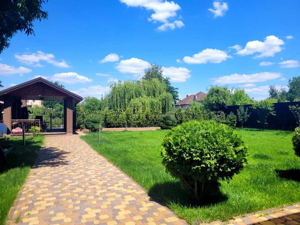 Будинок. Київ, Центральна вул.