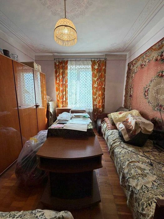 Продається 2 кімнатна квартира на вулиці Миколайчука