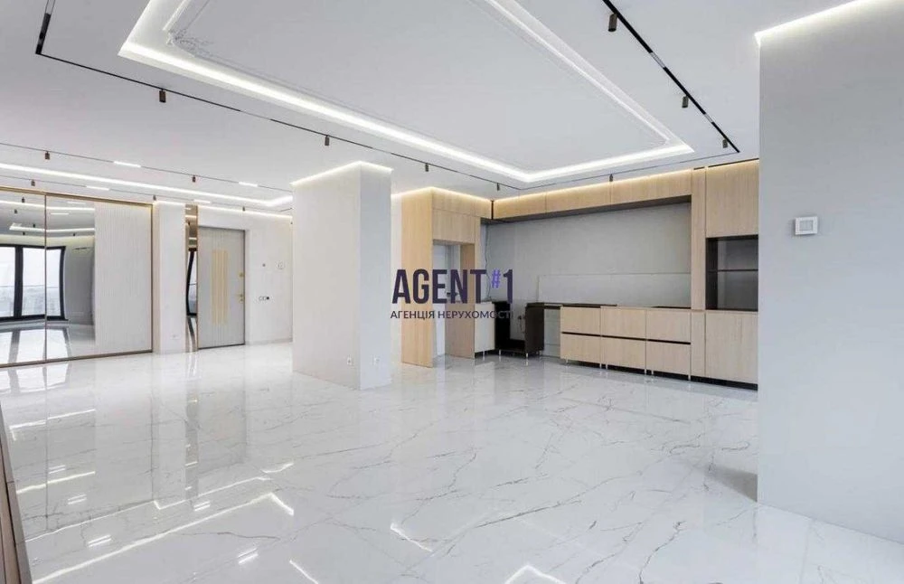 Ексклюзивна квартира з дизайнерським ремонтом, 111 кв.м., Ки