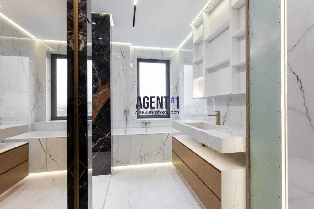 Ексклюзивна квартира з дизайнерським ремонтом, 111 кв.м., Ки
