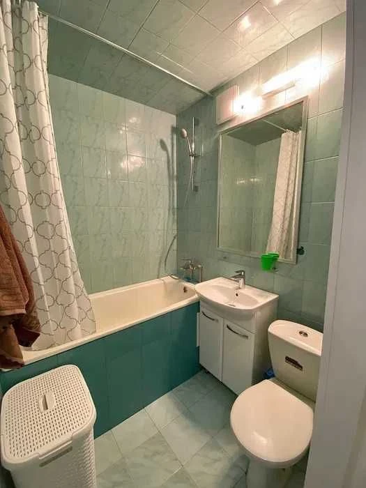 Продам 1 кімнатну квартиру на Фонтанській дорозі, є балкон.
