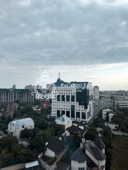 Продам видовую  2 ком кв 93 м2 ЖК Бизнес- класс Дипломат, Са
