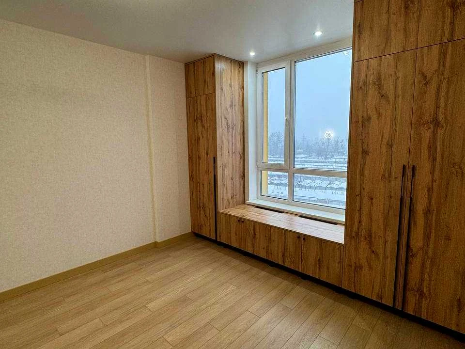 Квартира. Київ, Столичне шосе, (Будинок 10)
