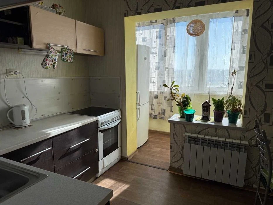 Bright and spacious 2-room apartment with a large kitchen — bu
