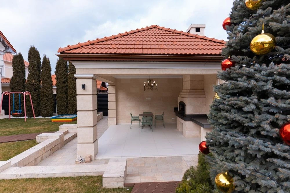Продажа особняка в Совиньоне, 10 сот, 362м²
