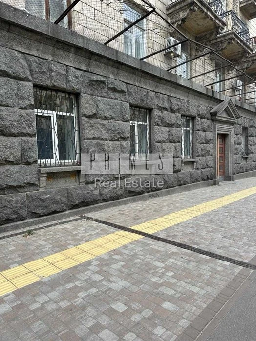 Продаж 2-к квартири 109м  в самому серці Києва — вул. Чикале