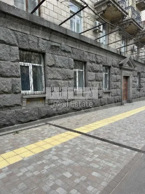 Продаж 2-к квартири 109м  в самому серці Києва — вул. Чикале