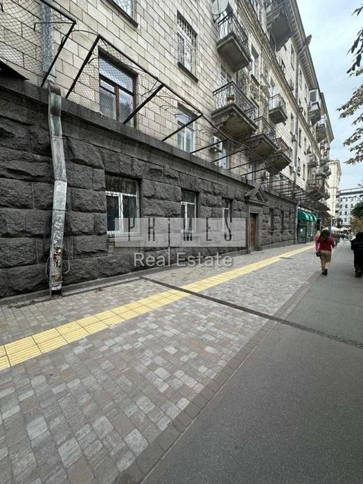 Продаж 2-к квартири 109м  в самому серці Києва — вул. Чикале