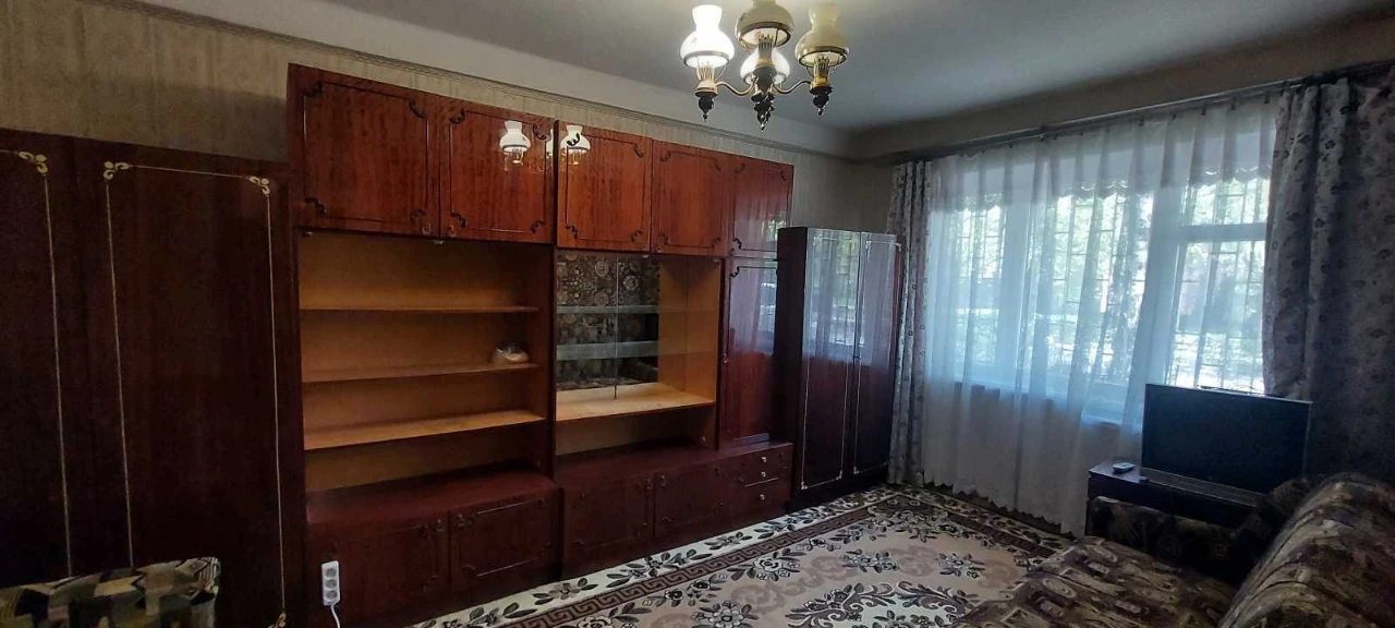 Продаж 1-кімнатної квартири 29 м², Салютна вул., 31
