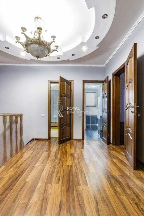 Продаж Будинку на Троєщині, Площа 305 м2 - 10 соток, вул. То