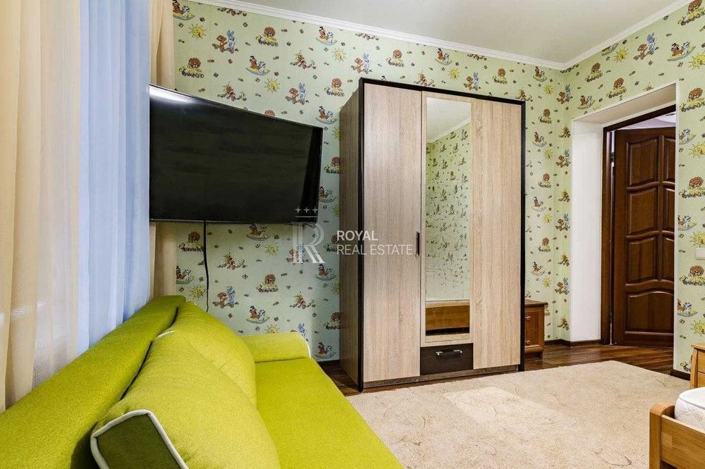Продаж Будинку на Троєщині, Площа 305 м2 - 10 соток, вул. То
