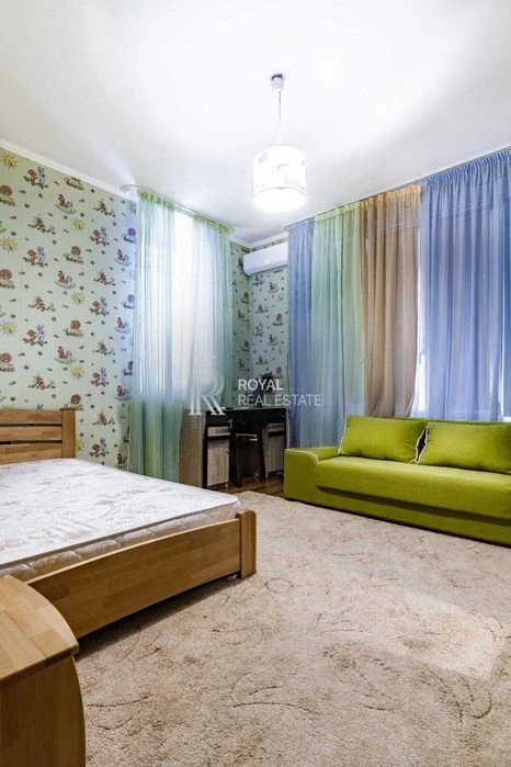 Продаж Будинку на Троєщині, Площа 305 м2 - 10 соток, вул. То