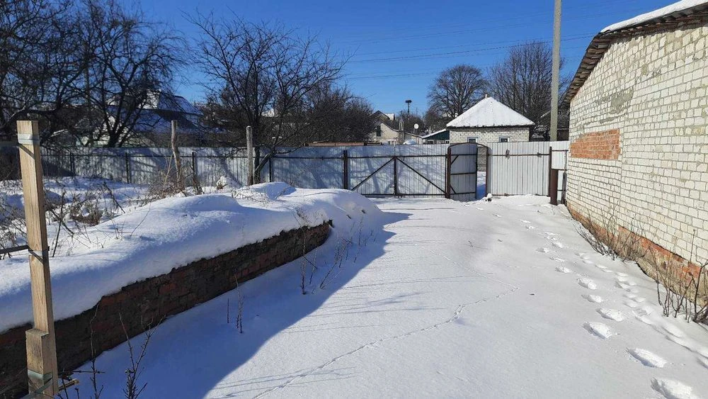 Продам приватизовану ділянку землі 7 соток з будинком 26 м2