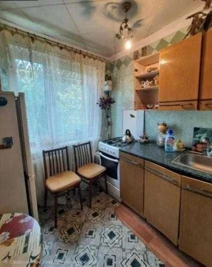 Продам 2х квартиру в жилом состоянии на Черемушках  Гайдара
