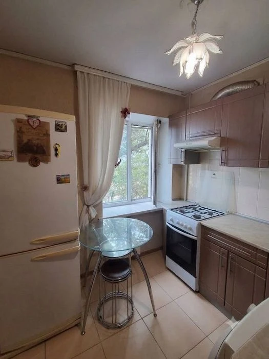 Продаж 2к квартири центр Перемога