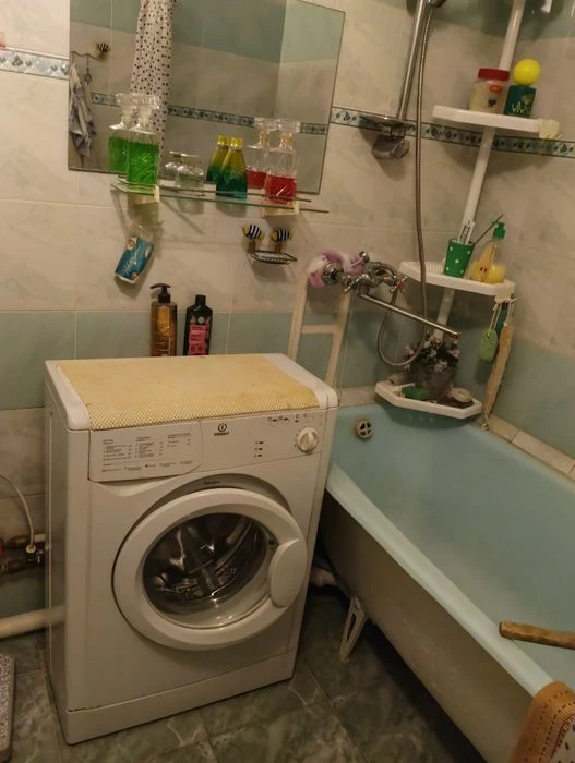 Ціна знижена . Троєщина.Продаж однокімнатної квартири.