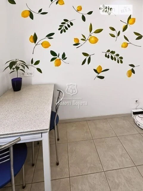 Продаж кімнати 51.8 кв. м на вул. Каштанова 13 • ID 34883445