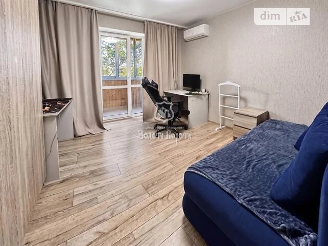 Продаж кімнати 51.8 кв. м на вул. Каштанова 13 • ID 34883445
