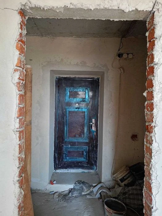 Продам 2 км квартиру під ремонт в закритому житловому компле