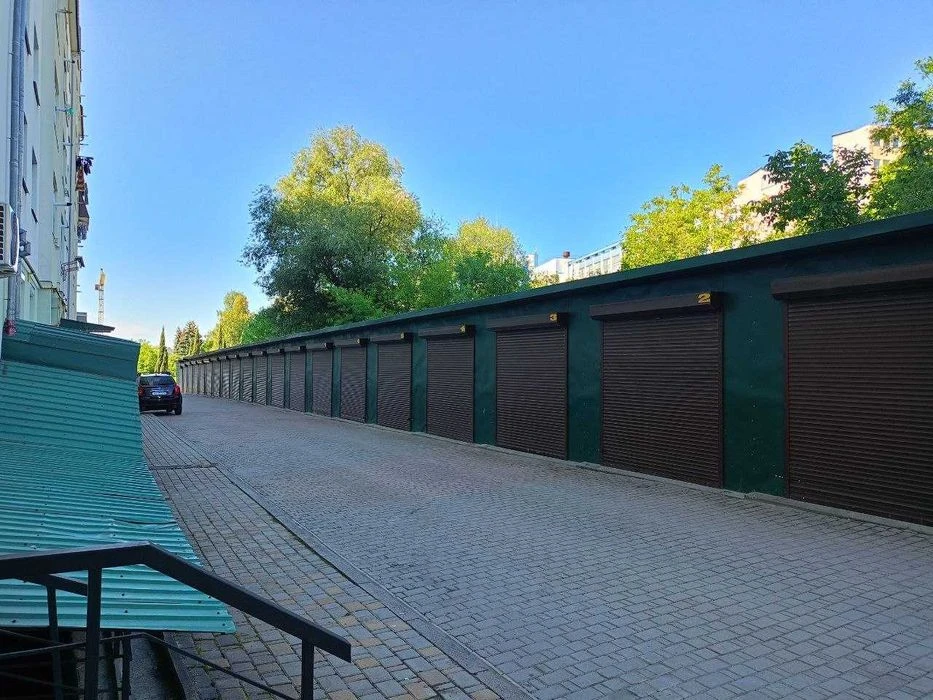 Продам 2 км квартиру під ремонт в закритому житловому компле