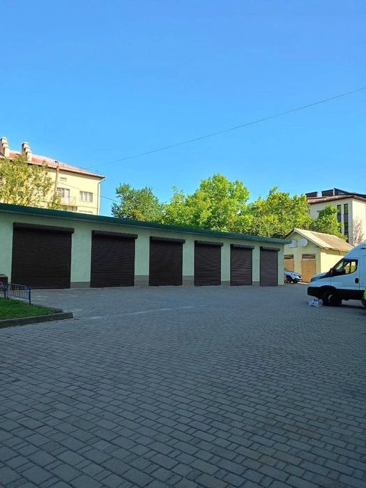 Продам 2 км квартиру під ремонт в закритому житловому компле