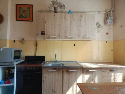 Продам 1 км квартиру в історичному центрі міста , в.Низова.