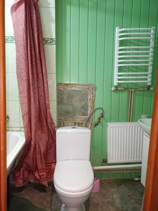Продам 1 км квартиру в історичному центрі міста , в.Низова.