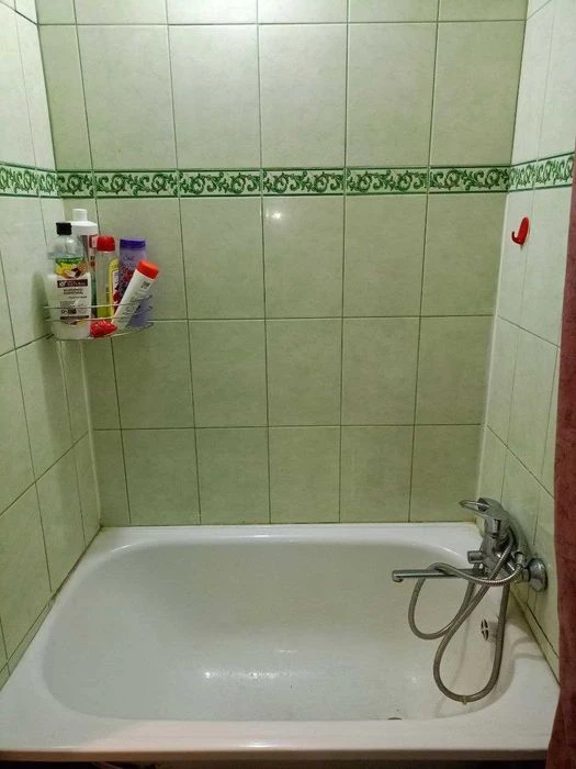 Продам 1 км квартиру в історичному центрі міста , в.Низова.