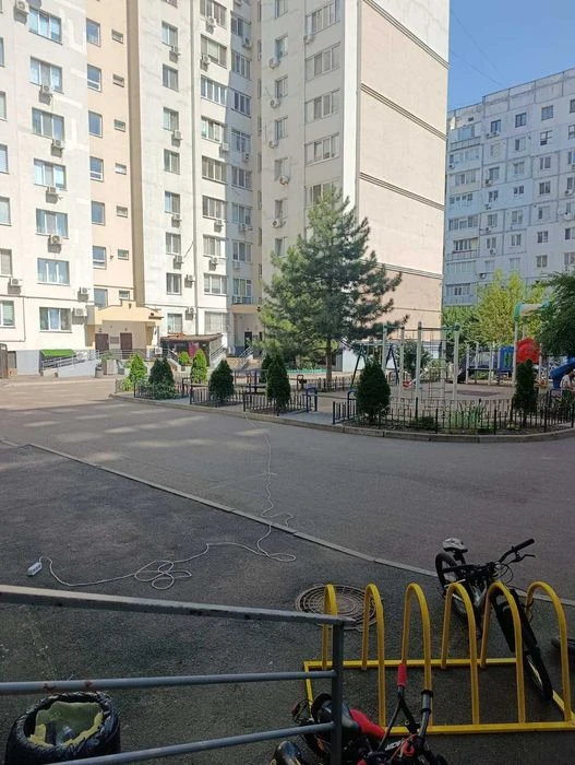 Продам  1-ком.  ул. Бреуса / Рекордная (Марш. Бабаджаняна)