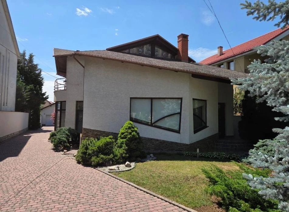 Продаж 2 будинків за ціною 1, р-н Пʼяного ринку