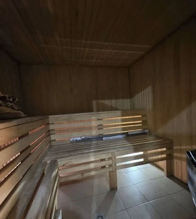 Продаж 2 будинків за ціною 1, р-н Пʼяного ринку