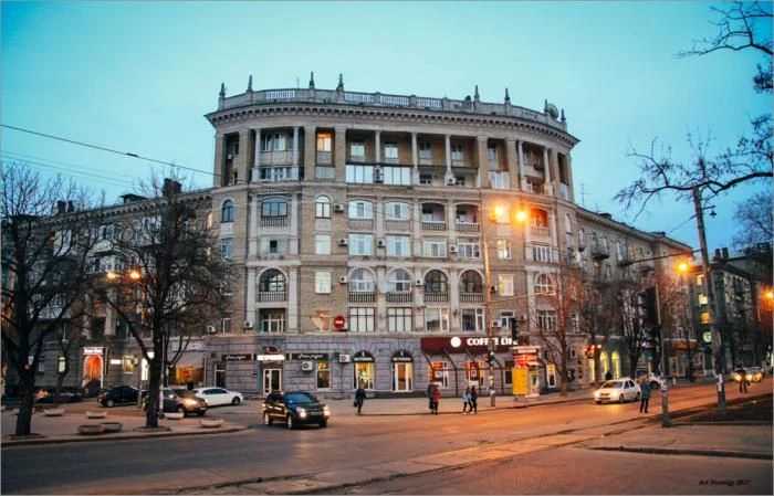 Продам 2 комн квартиру в центре, пр.Яворницкого