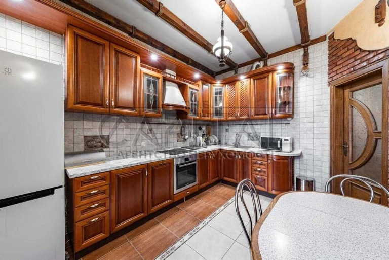 Продаж / Квартира / Шевченківський район / вул. Дмитрівська,