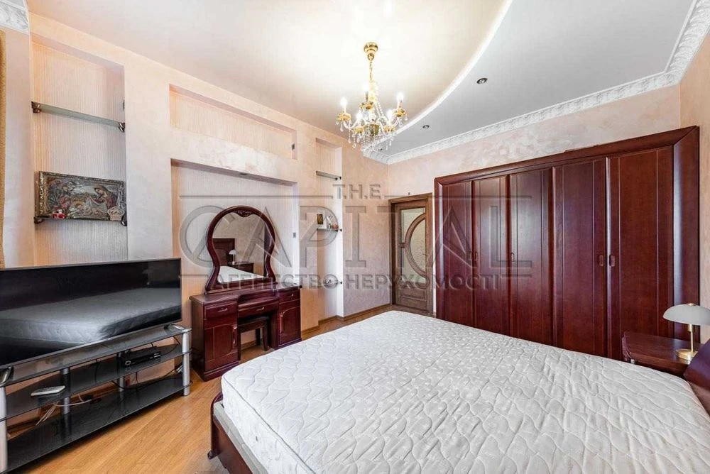 Продаж / Квартира / Шевченківський район / вул. Дмитрівська,