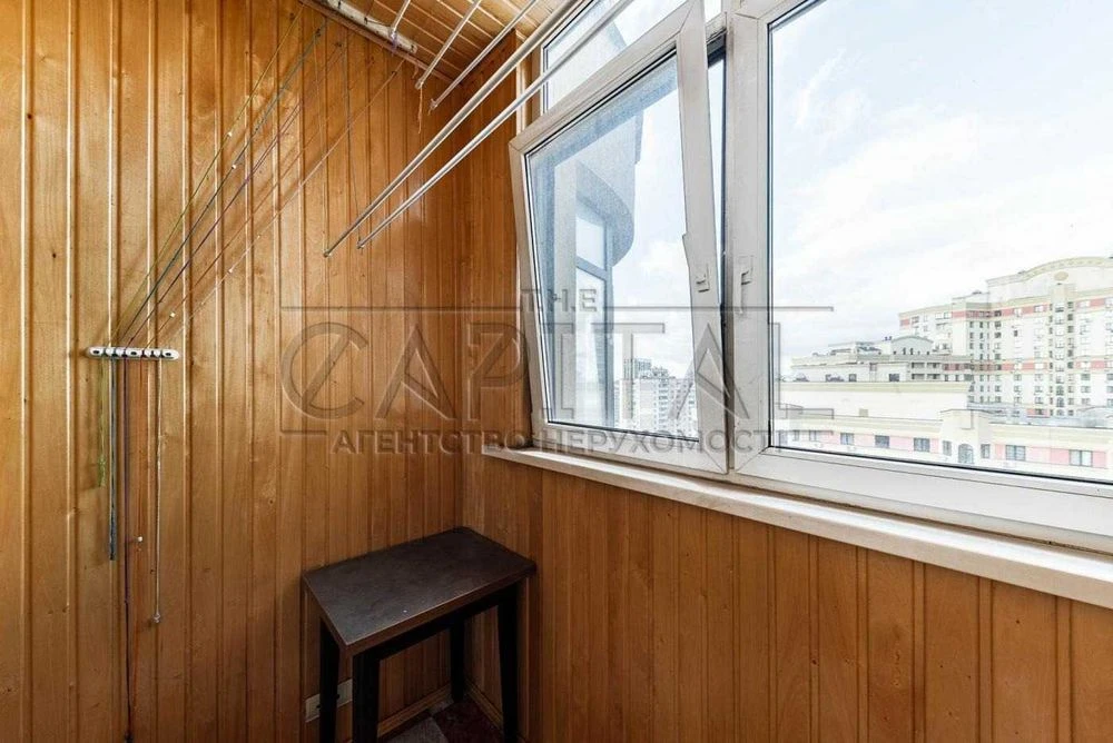 Продаж / Квартира / Шевченківський район / вул. Дмитрівська,