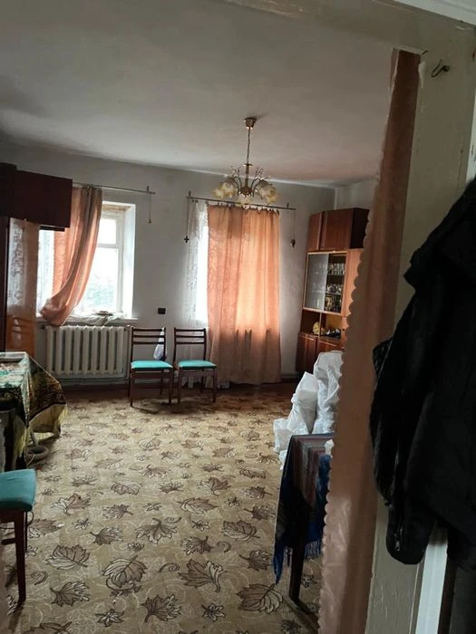 Продам будинок з житловим флігелем !