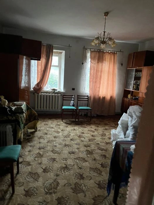 Продам будинок з житловим флігелем !