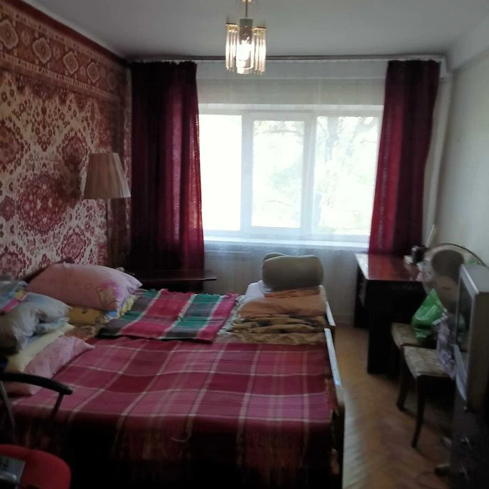 Продажа  Терміново 2-х кімнатной квартири пр Леоніда Каденюк