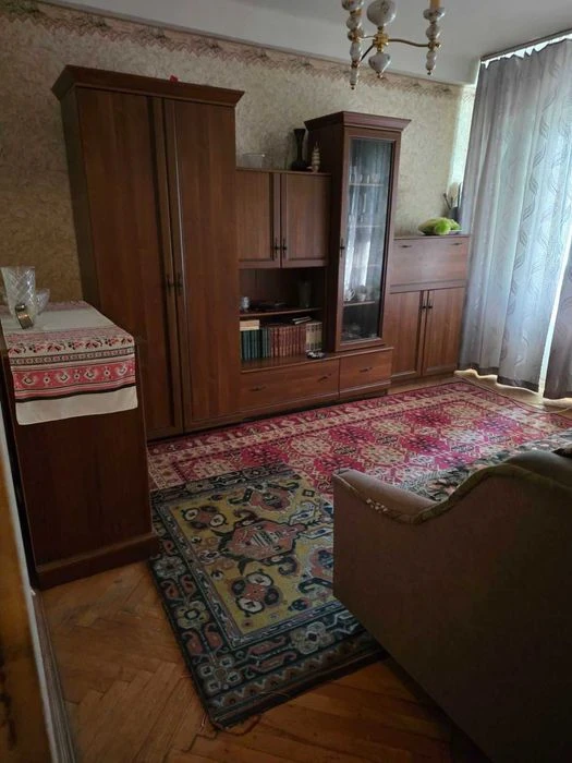 Продажа  Терміново 2-х кімнатной квартири пр Леоніда Каденюк