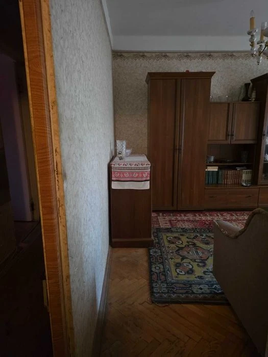 Продажа  Терміново 2-х кімнатной квартири пр Леоніда Каденюк