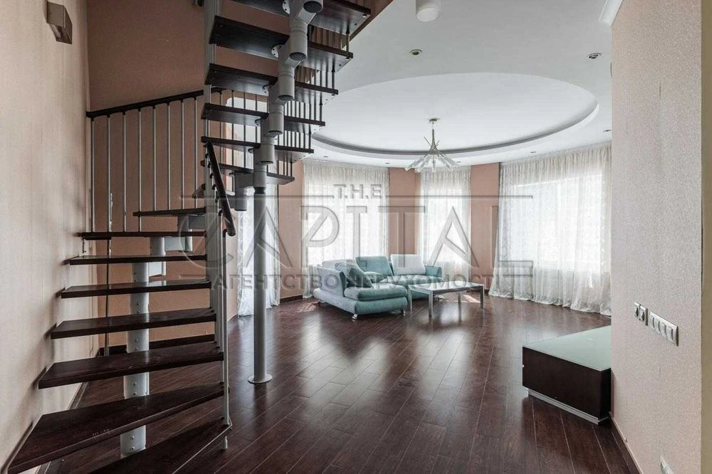 Продаж / Квартира  / Оболонський район / вул. Пріорська, 10
