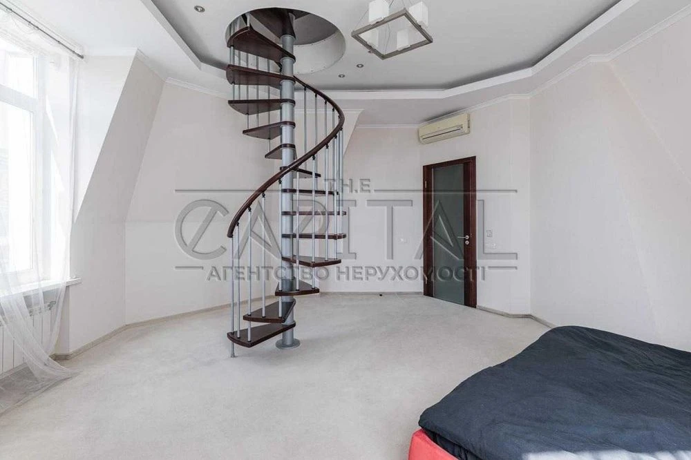 Продаж / Квартира  / Оболонський район / вул. Пріорська, 10