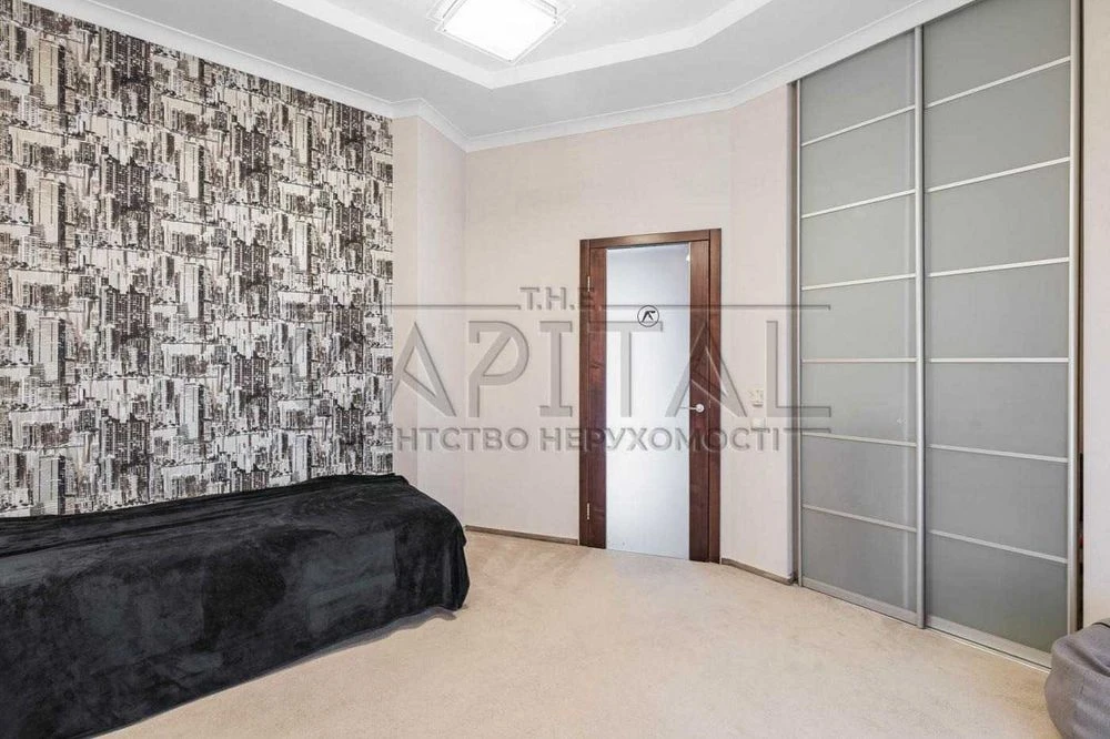 Продаж / Квартира  / Оболонський район / вул. Пріорська, 10