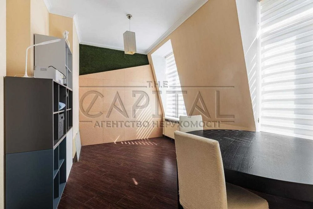 Продаж / Квартира  / Оболонський район / вул. Пріорська, 10