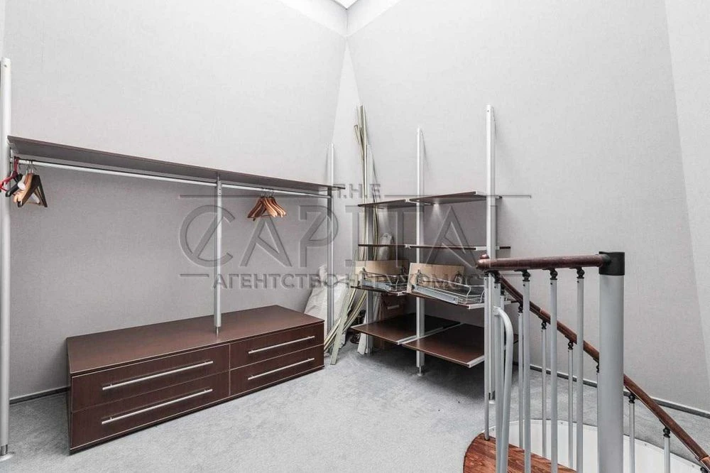 Продаж / Квартира  / Оболонський район / вул. Пріорська, 10